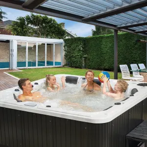 5 Key benefits of having a spa pool in your backyard