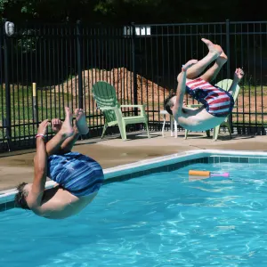 Compare the Best Robotic Pool Cleaners for 2025