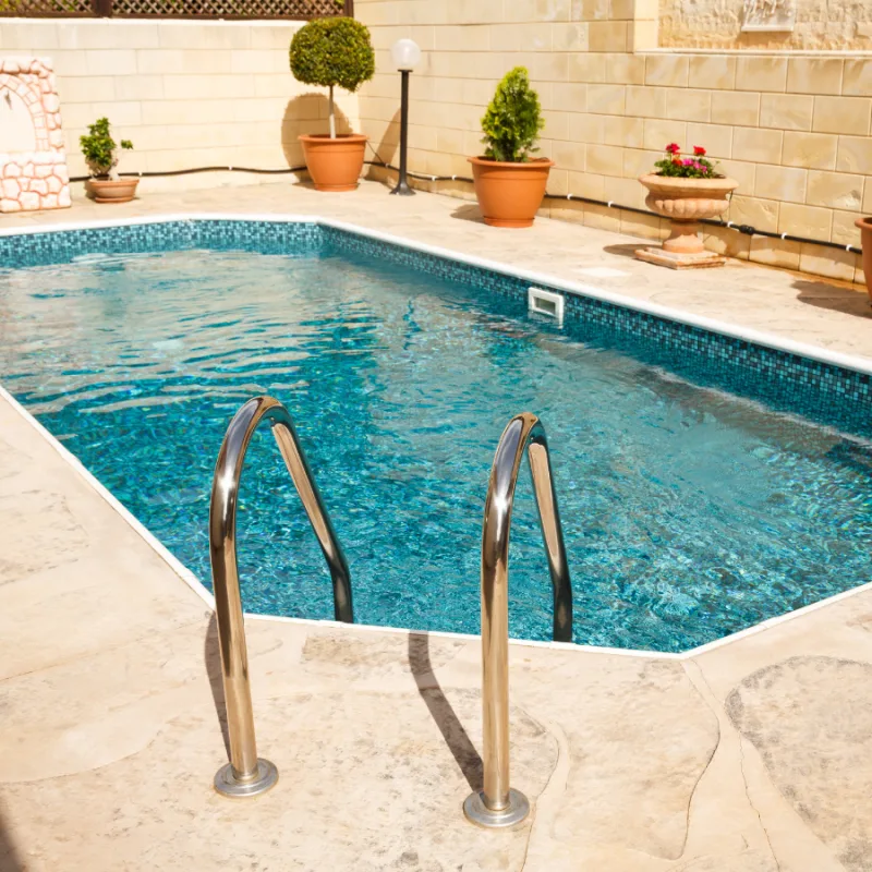 The 3 Best robotic Pool Cleaners Under $1000